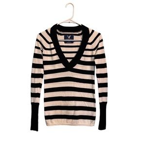 AMERICAN EAGLE BLACK & CREAM FITTED V-NECK SWEATER - SZ XS - GREAT USED COND
